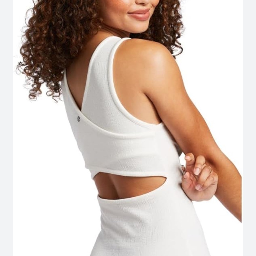 Roxy Cream Sheath Mini Dress Sleeveless Scoop Neck